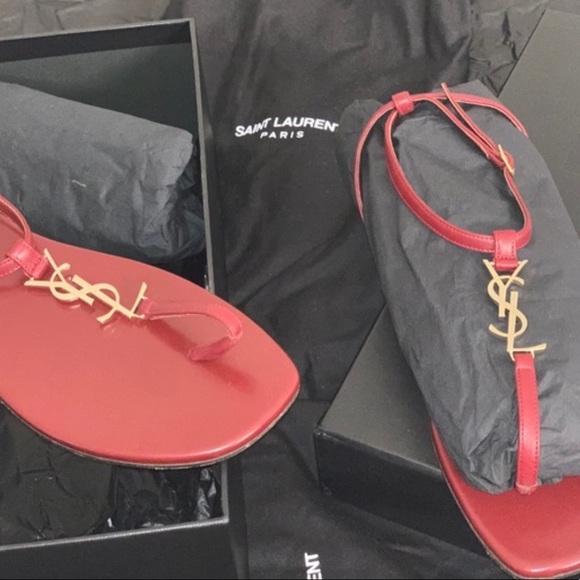 Sandals with the Saint Laurent - Picture 4 of 6